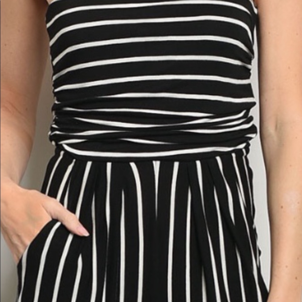 🎉HP🎉LAST 1 STRAPLESS BLACK/WHITE STRIPE JUMPSUIT - Picture 2 of 8